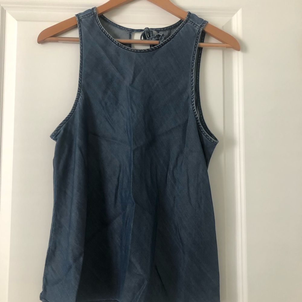 Cute denim sleeveless top!